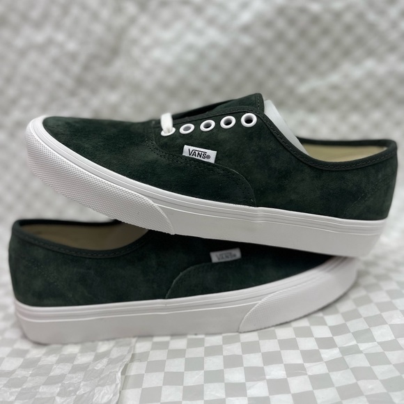Vans Men’s Dark Green Suede Authentic
Pig Suede Dried Kelp
VN000D7YEMU Sneakers - Picture 14 of 16